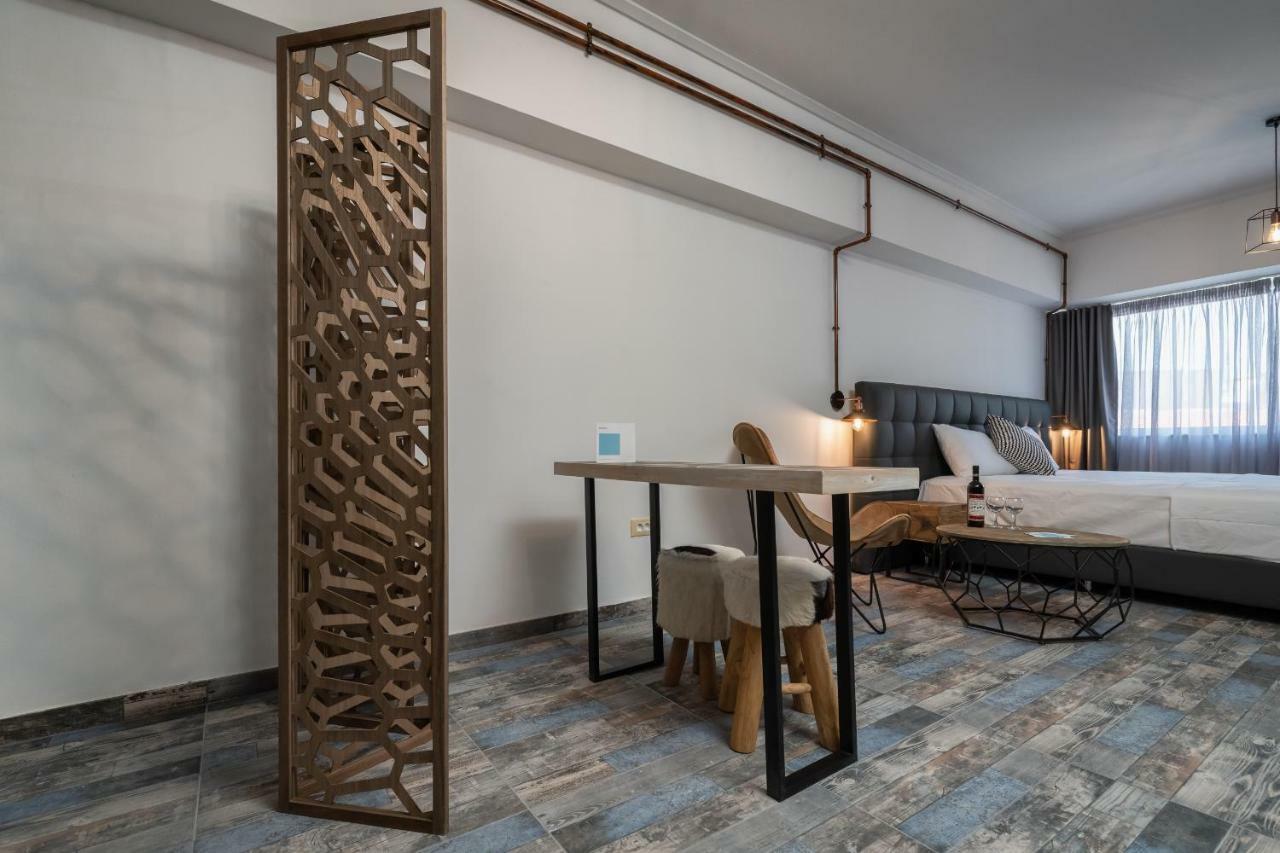 Superb Industrial Style Lodge Heart Of Athene Buitenkant foto
