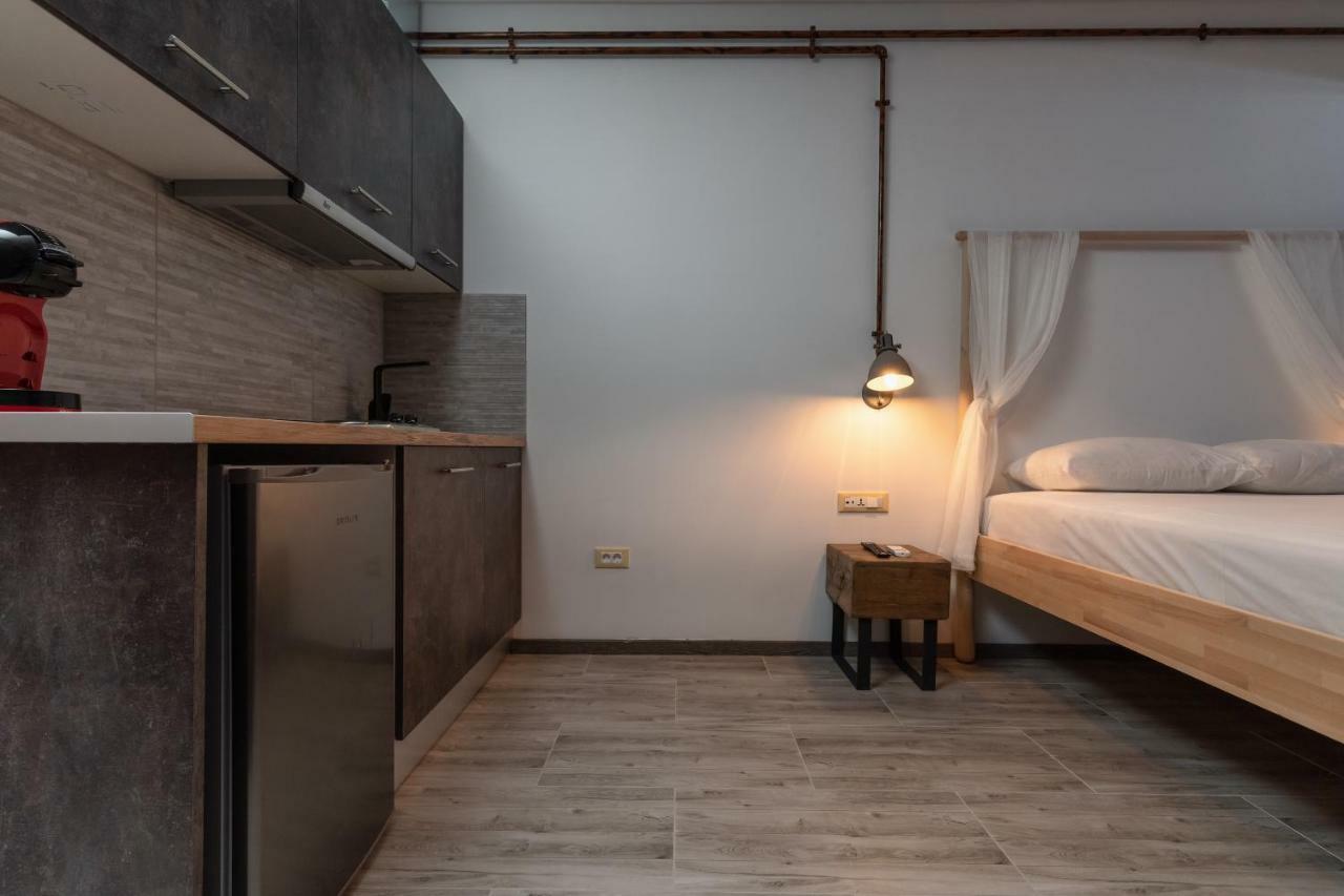 Superb Industrial Style Lodge Heart Of Athene Buitenkant foto