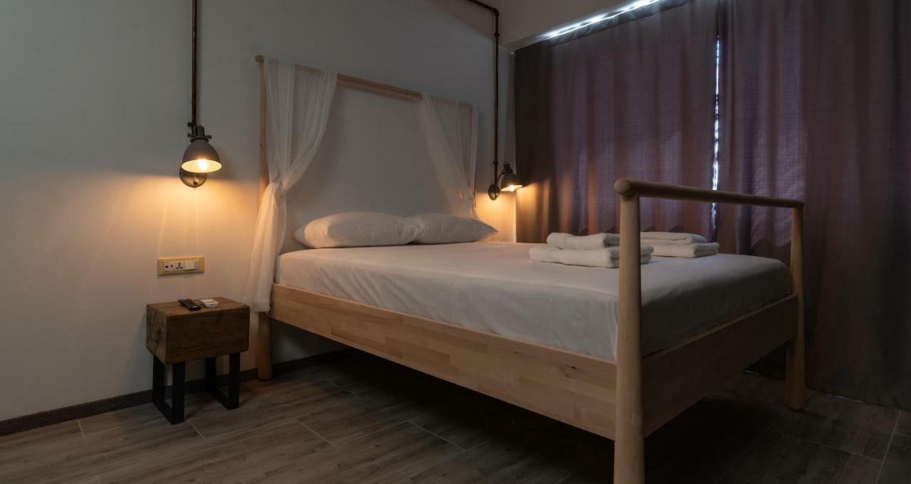 Superb Industrial Style Lodge Heart Of Athene Buitenkant foto