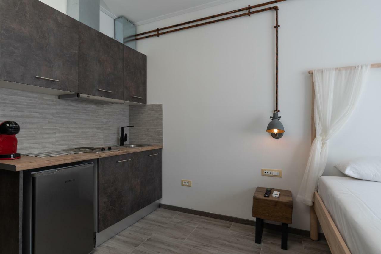 Superb Industrial Style Lodge Heart Of Athene Buitenkant foto