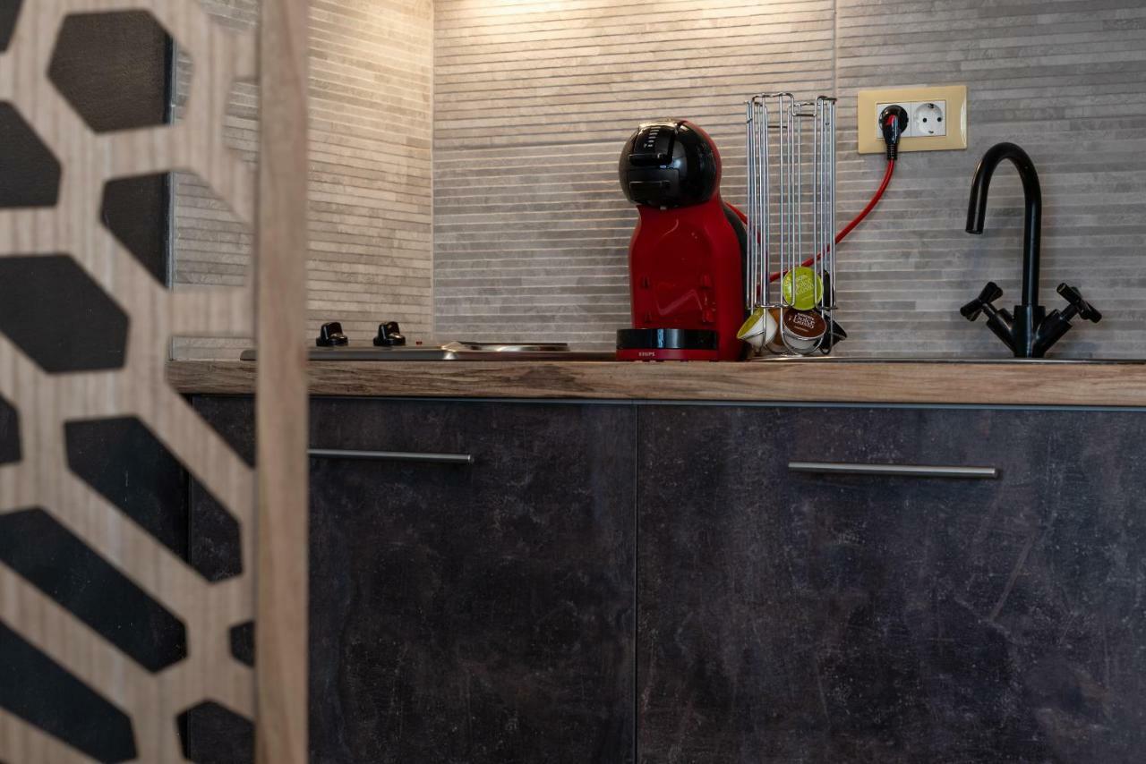 Superb Industrial Style Lodge Heart Of Athene Buitenkant foto